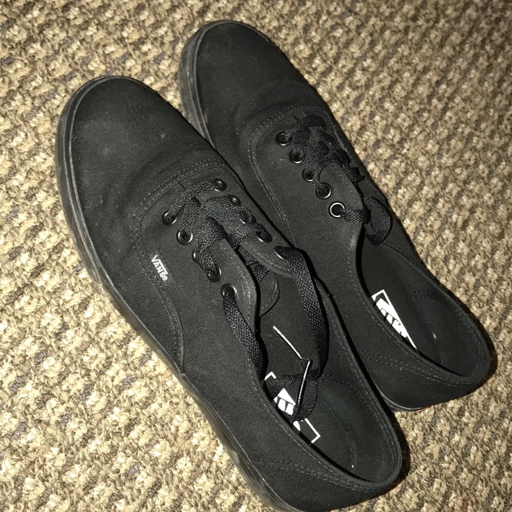 Size 10 men’s/women’s all black low pro Vans